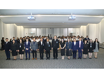 College of Politics and Government, Suan
Sunandha Rajabhat University led
Political Science students to
participate in a seminar on public
issues related to energy.