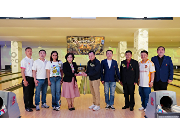 The College of Politics and Government
Honors Distinguished Alumni, Presenting
the Outstanding Alumni Award to Dr.
Nuannit Hongwiwat