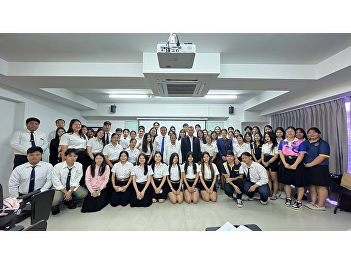 The Public Administration Program
Conducts Comprehensive Examinations and
Professional Internship Presentations to
Assess Fourth-Year Students’
Competencies and Prepare Them for
Professional Careers.